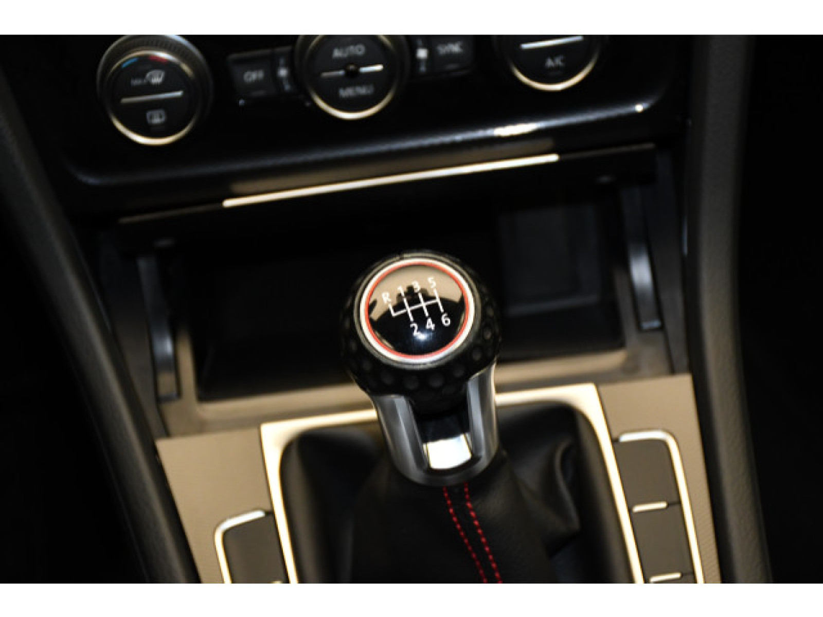 Volkswagen - Golf GTI_7