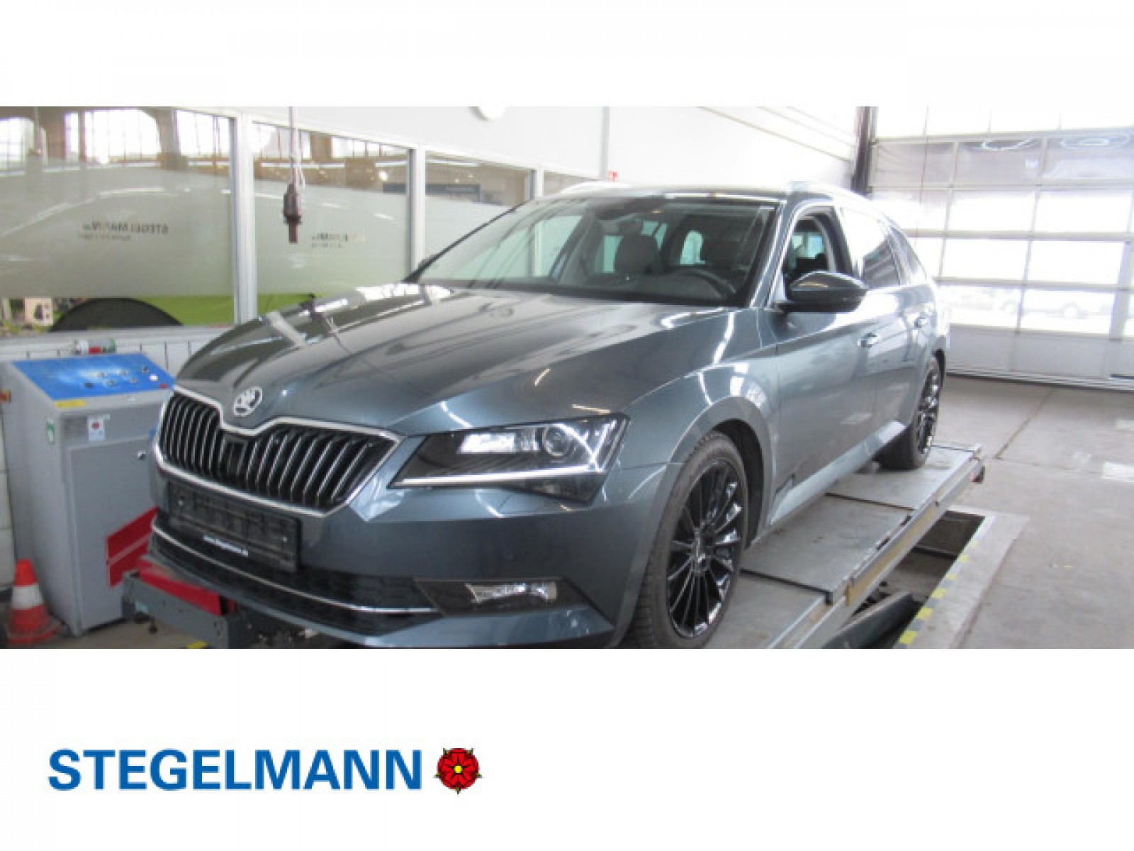 Superb Combi 1.8 TSI DSG Style *Navi*AHK*Xenon*