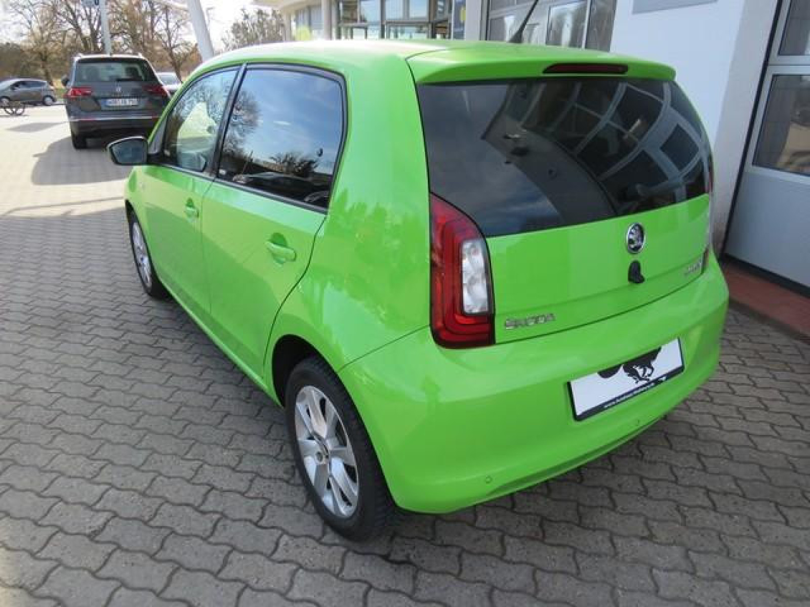 diagonalansicht-hinten-aussen