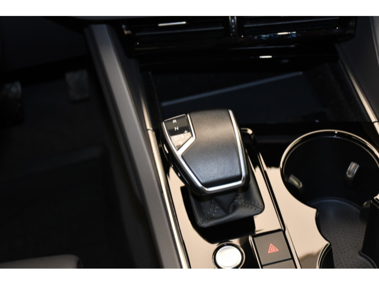 Volkswagen - Touareg_6