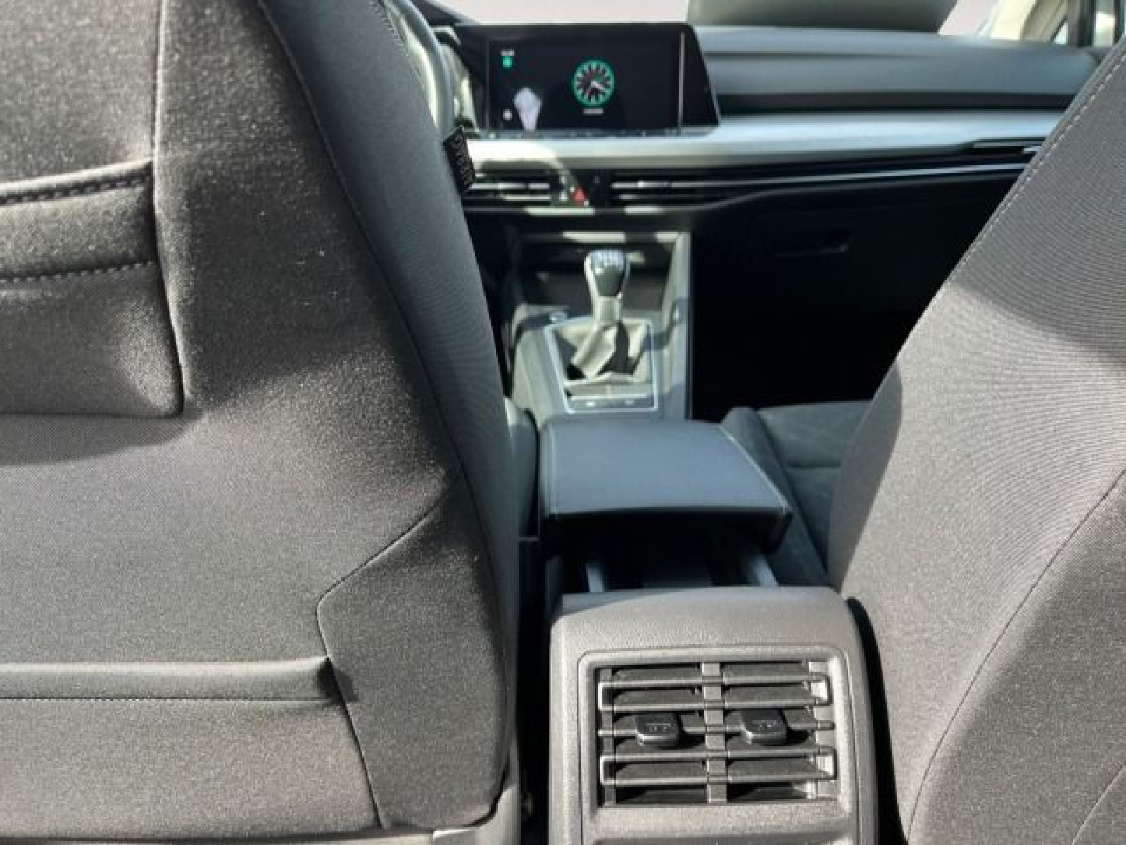 Volkswagen - Golf Variant_11