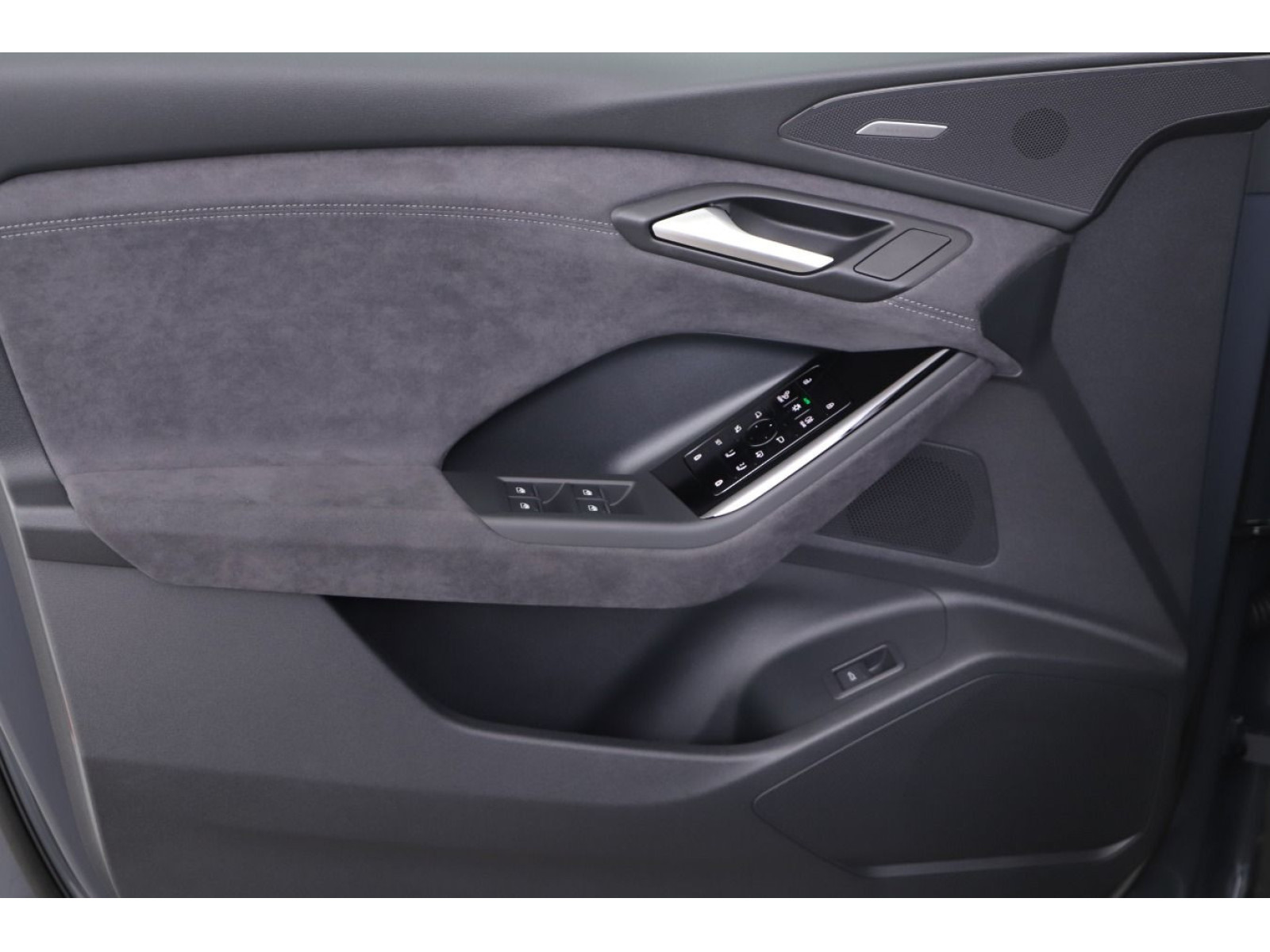 Audi - Q6 SUV e-tron_15