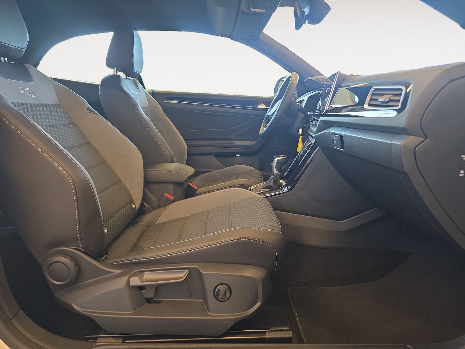 Volkswagen - T-Roc Cabriolet_16