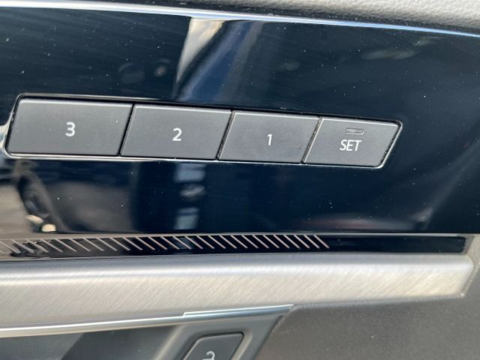 Volkswagen - Touareg_21