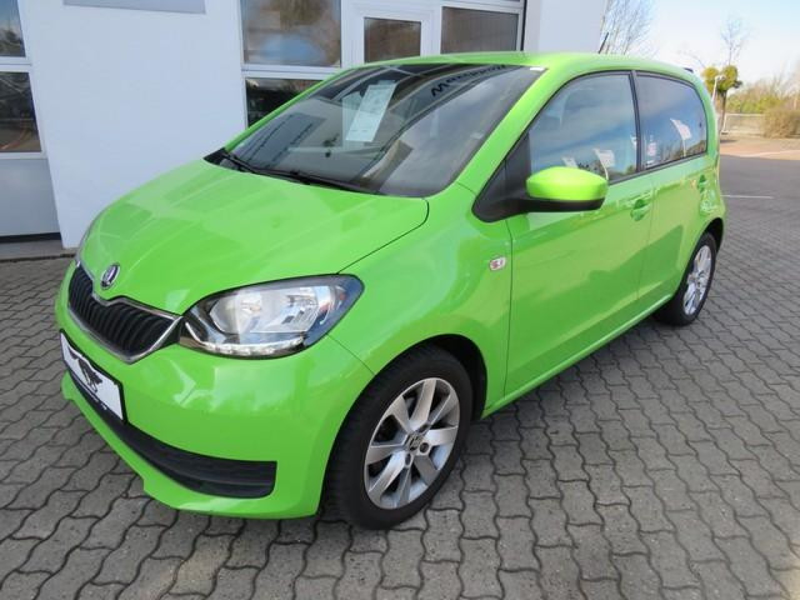 diagonal-frontansicht-aussen