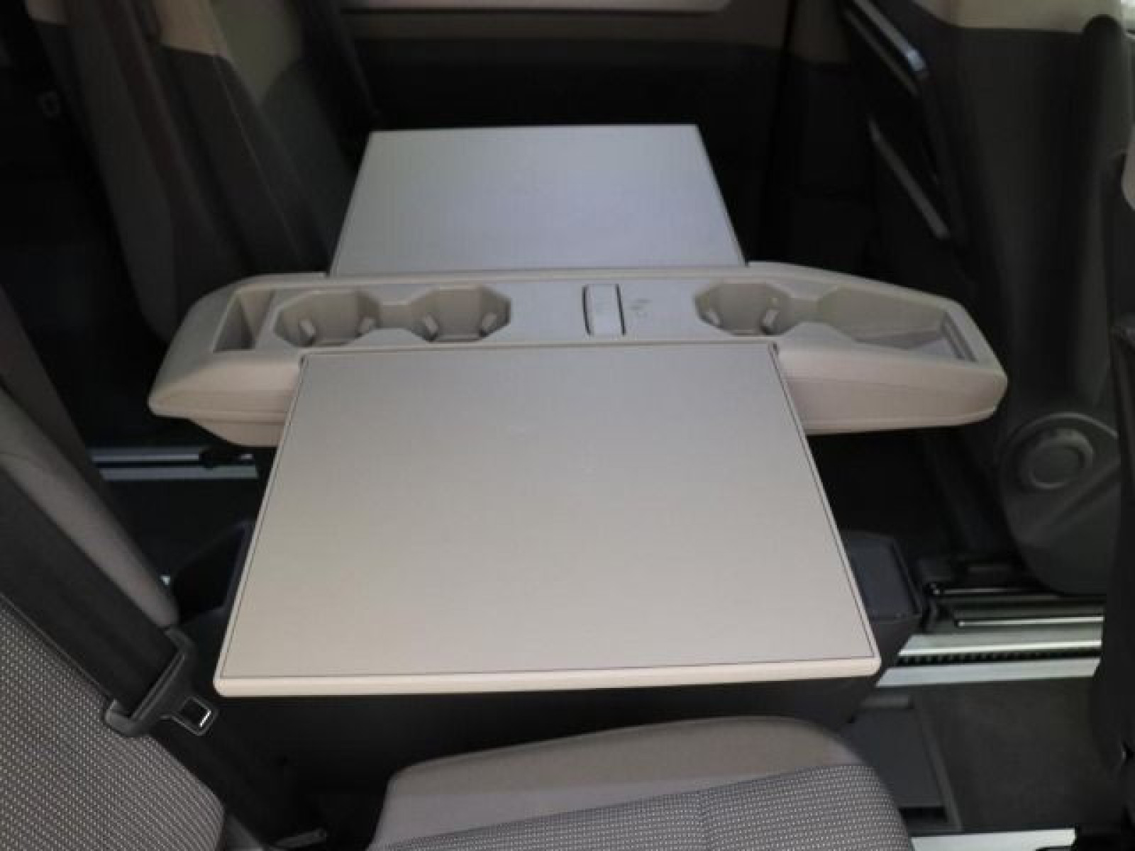 Volkswagen - Multivan_10