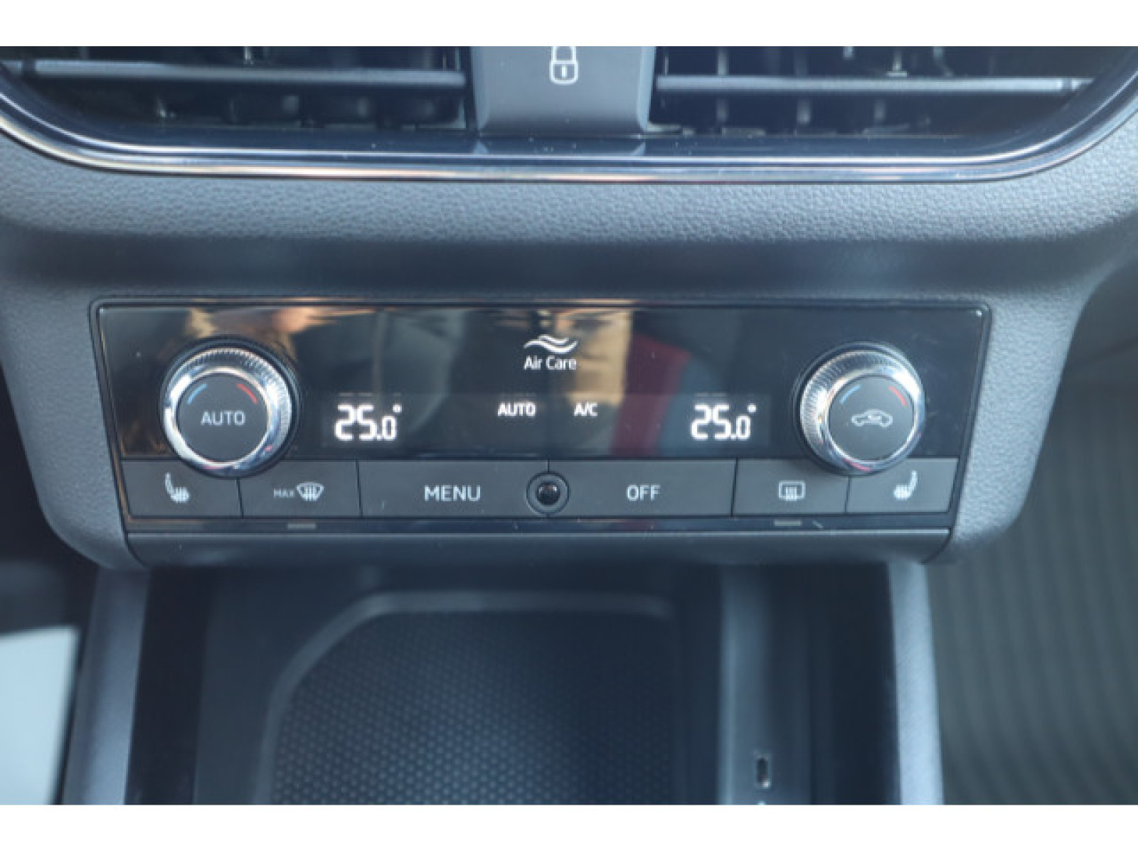 bedienungselemente-mitte-innen