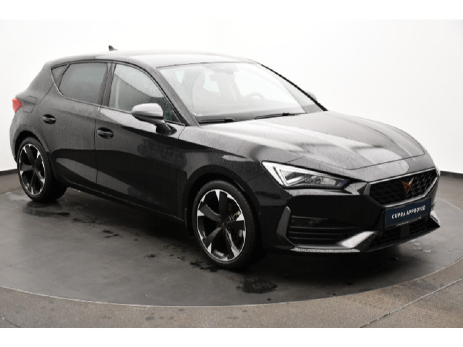 diagonal-frontansicht-aussen