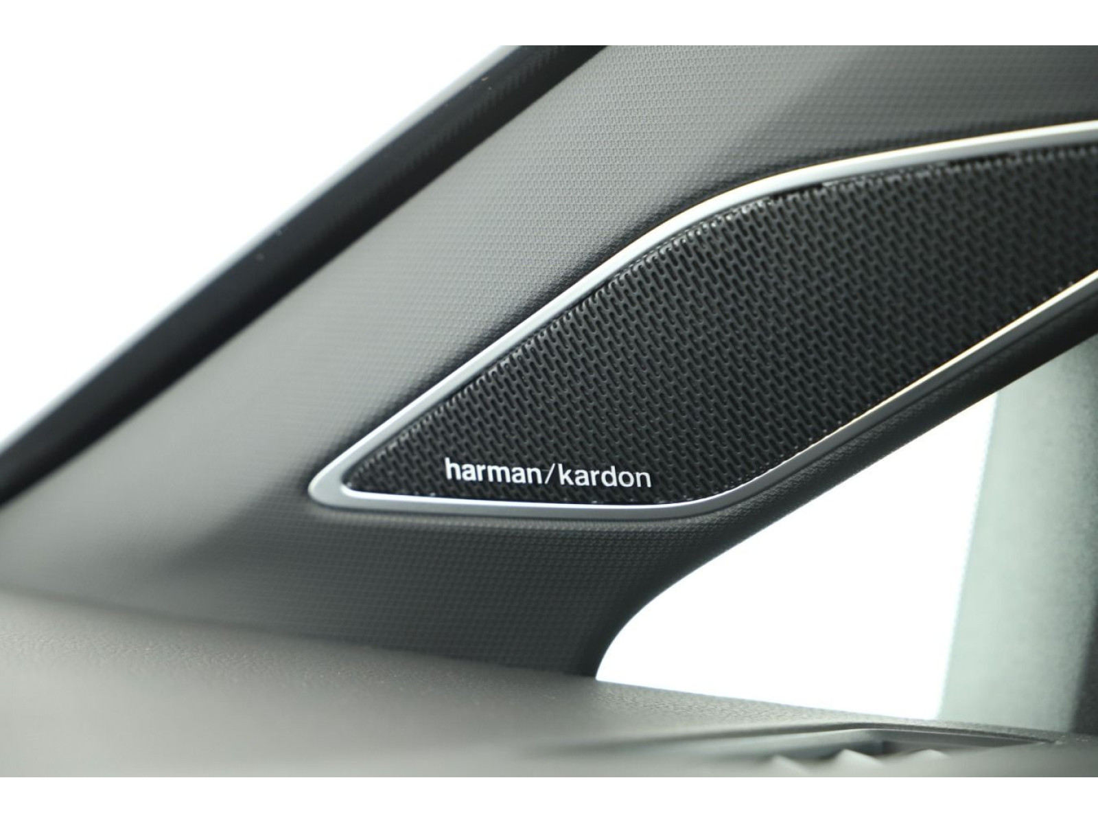 Volkswagen - Golf GTI_9