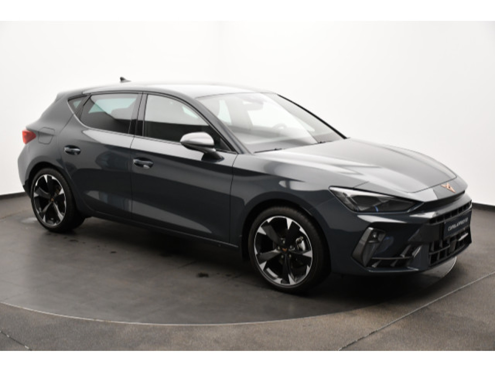 diagonal-frontansicht-aussen